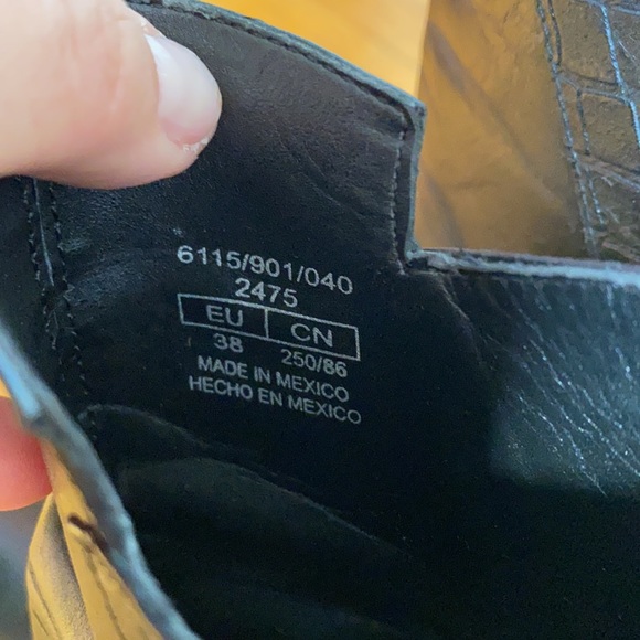 Zara Basic Collection Black Leather Ankle Boots - Picture 5 of 8